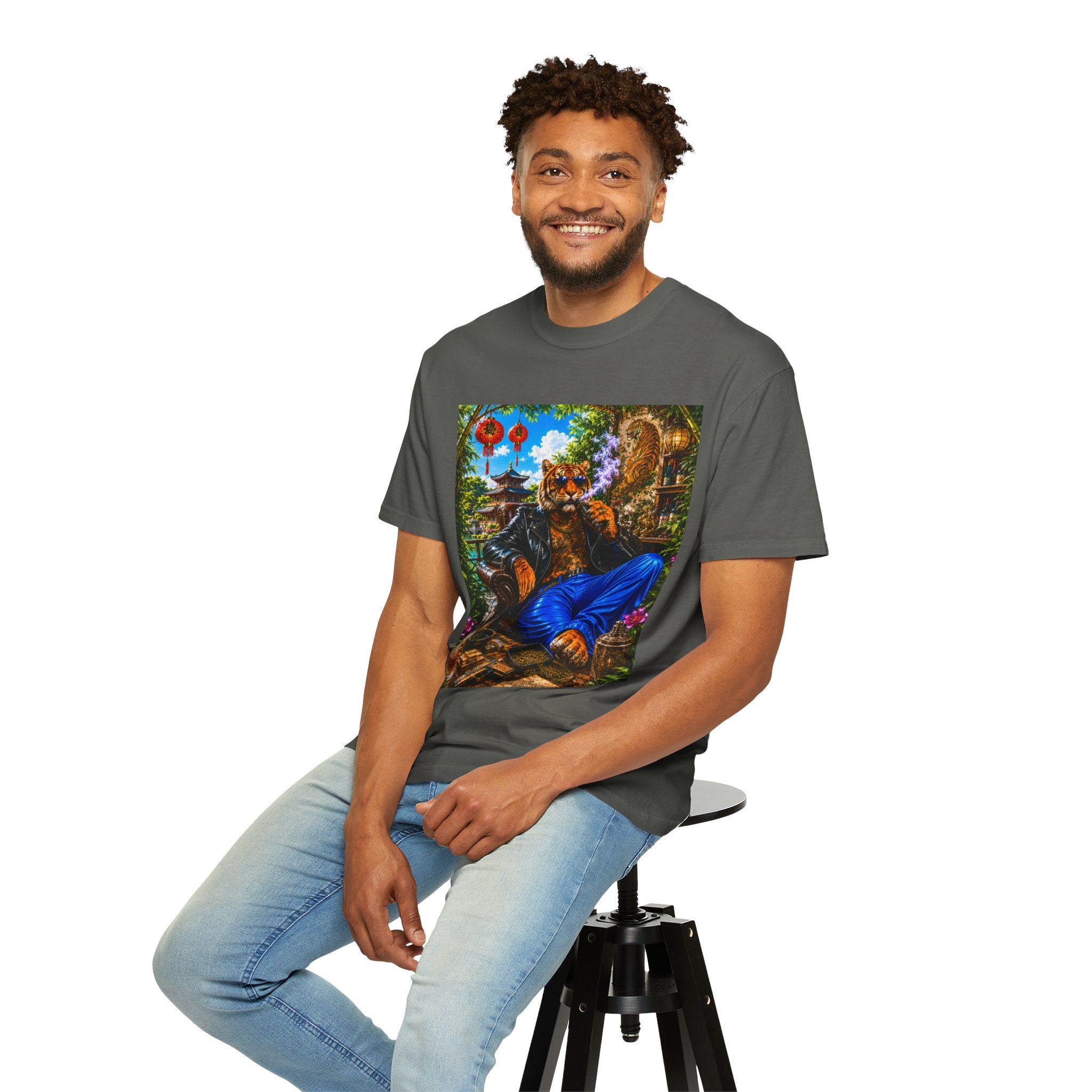Tiger Lounge Graphic T-Shirt — Relaxed Retro Tiger Smoking Design