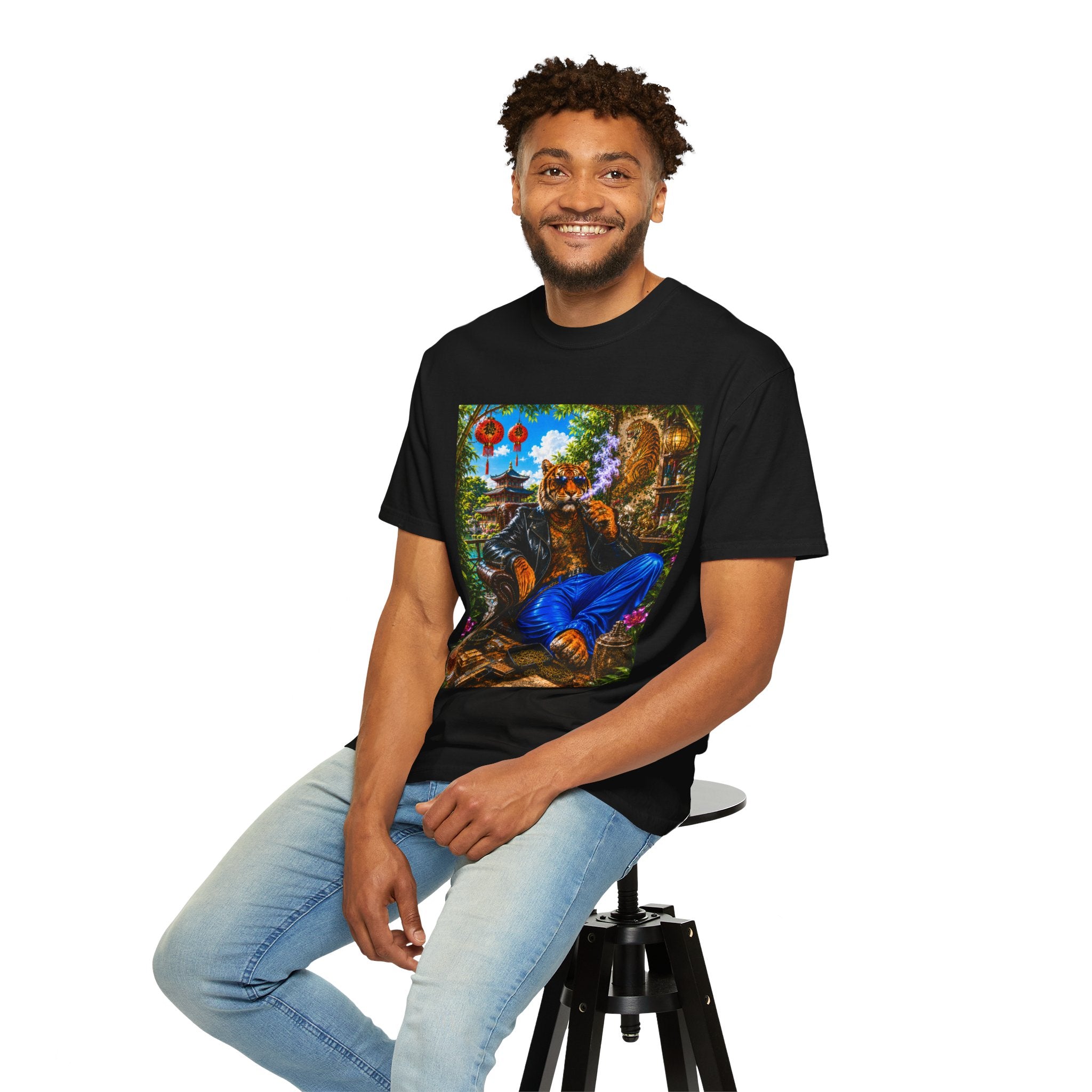 Tiger Lounge Graphic T-Shirt — Relaxed Retro Tiger Smoking Design