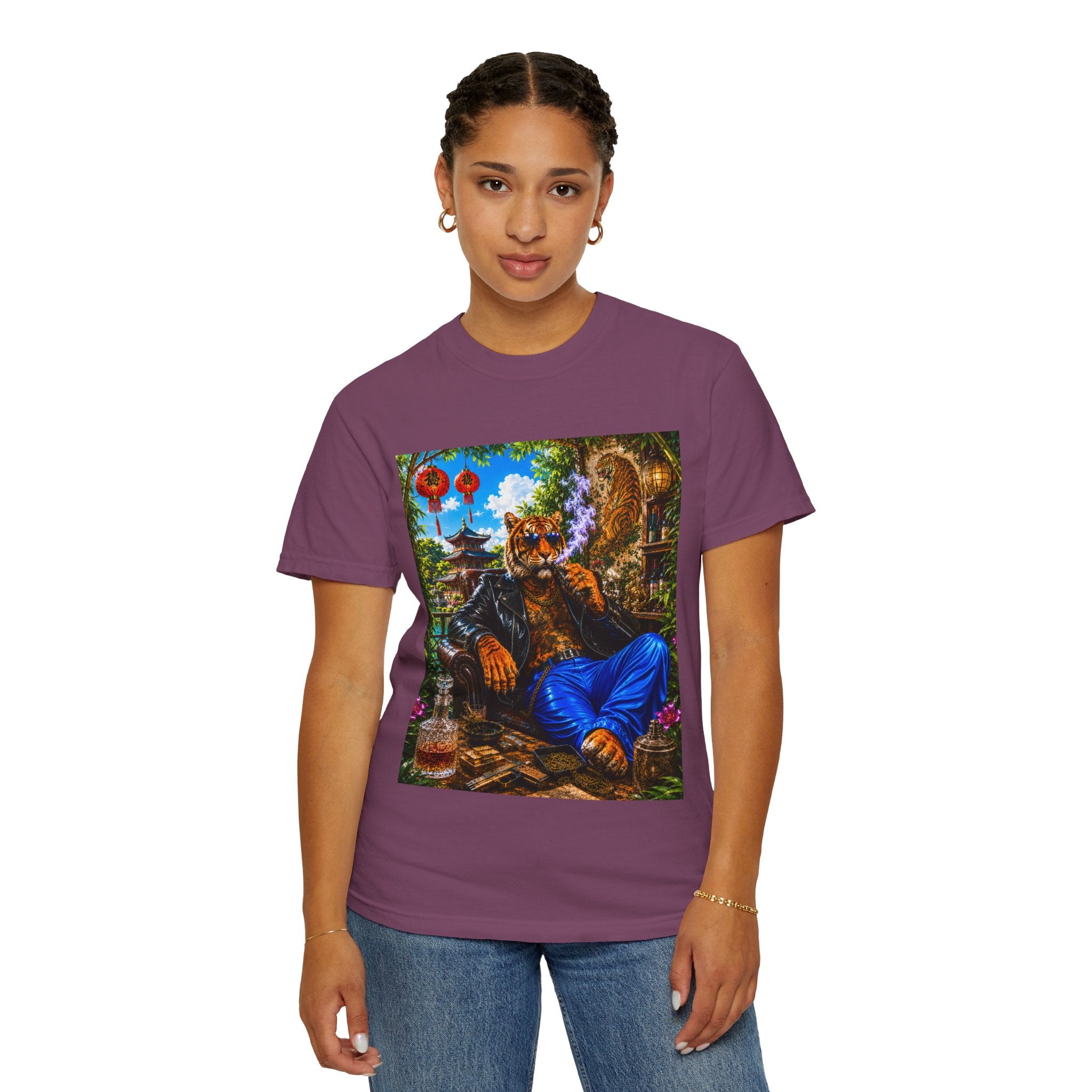 Tiger Lounge Graphic T-Shirt — Relaxed Retro Tiger Smoking Design