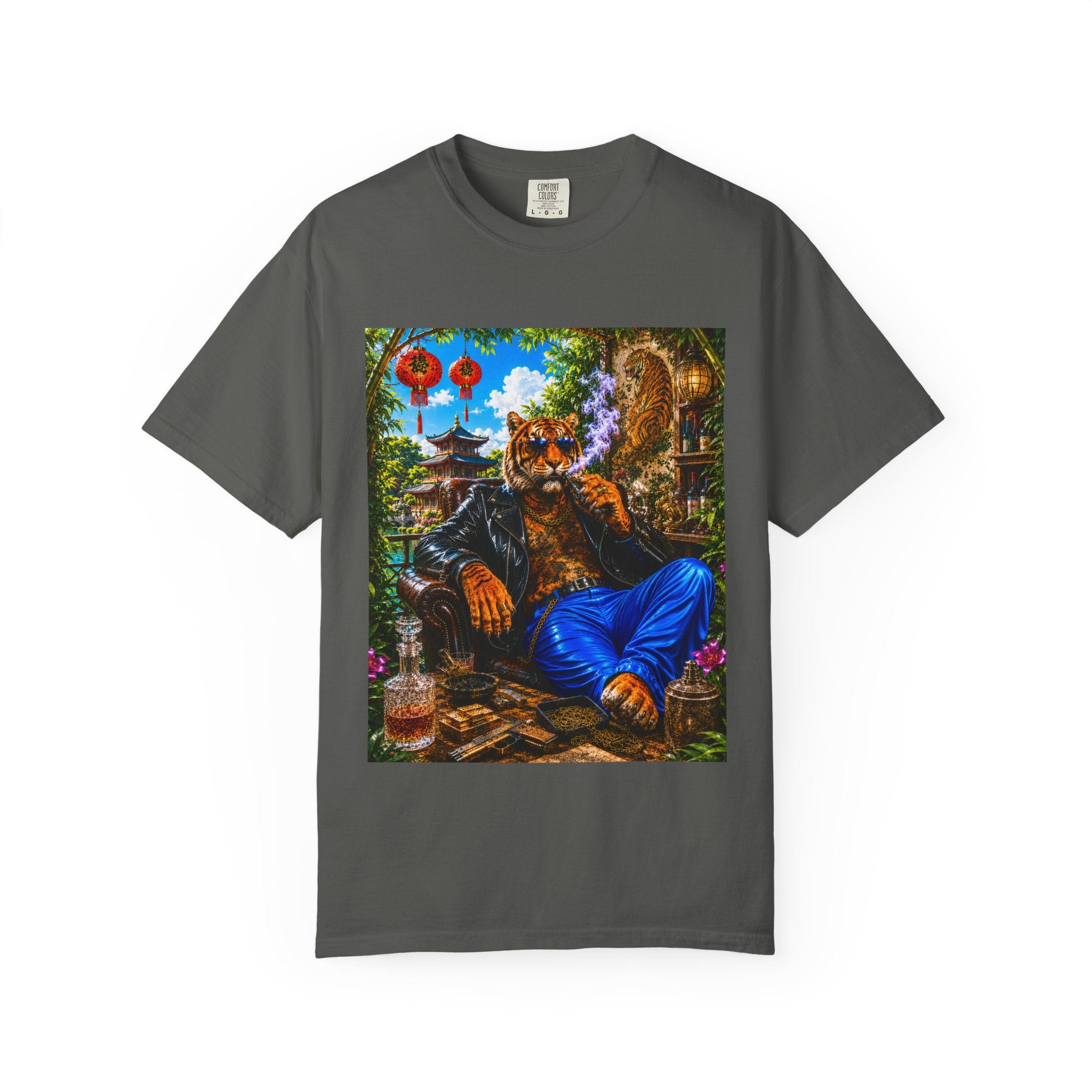 Tiger Lounge Graphic T-Shirt — Relaxed Retro Tiger Smoking Design