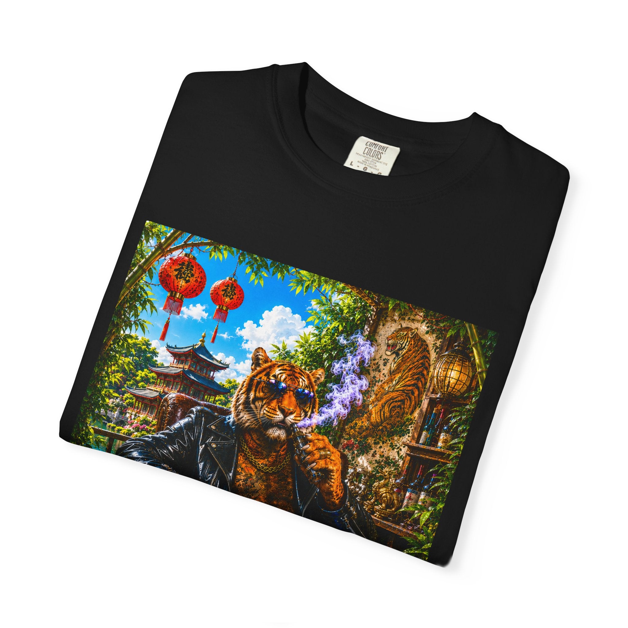 Tiger Lounge Graphic T-Shirt — Relaxed Retro Tiger Smoking Design