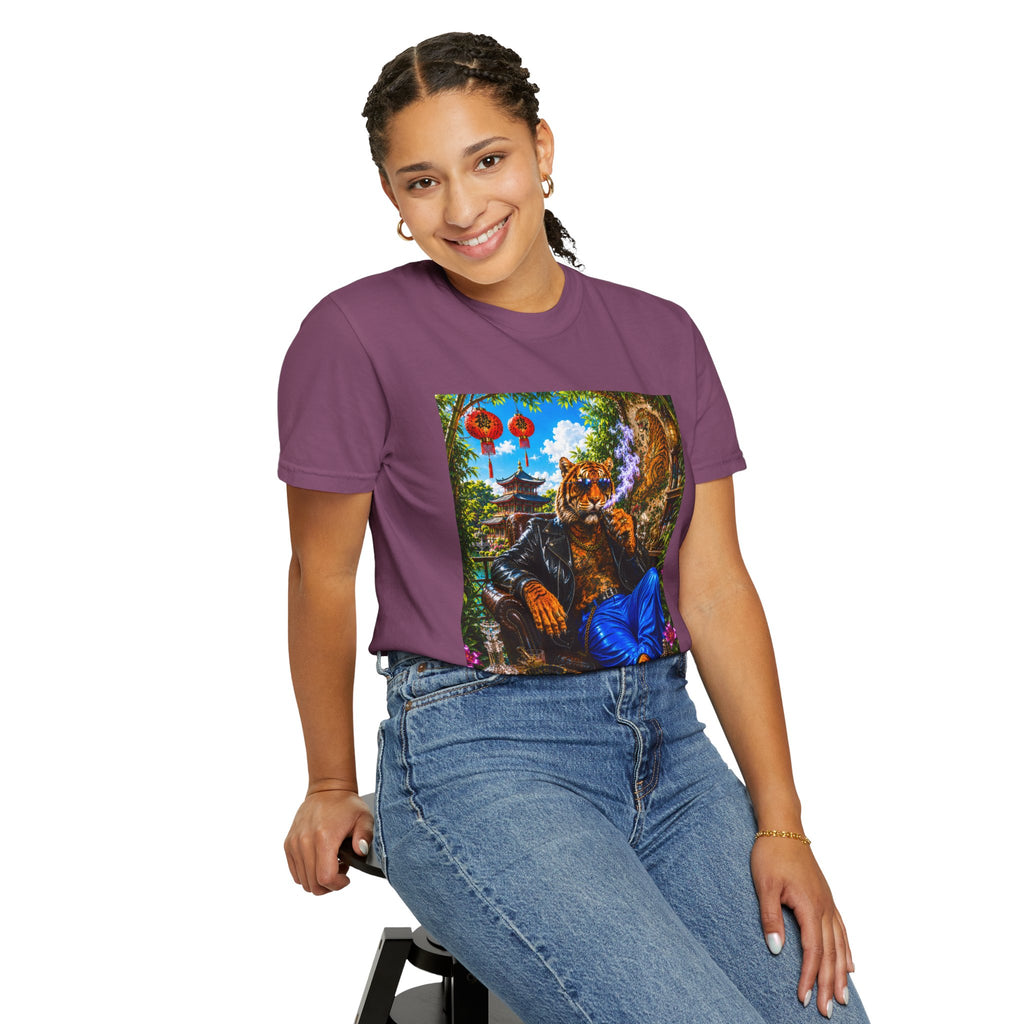 Tiger Lounge Graphic T-Shirt — Relaxed Retro Tiger Smoking Design