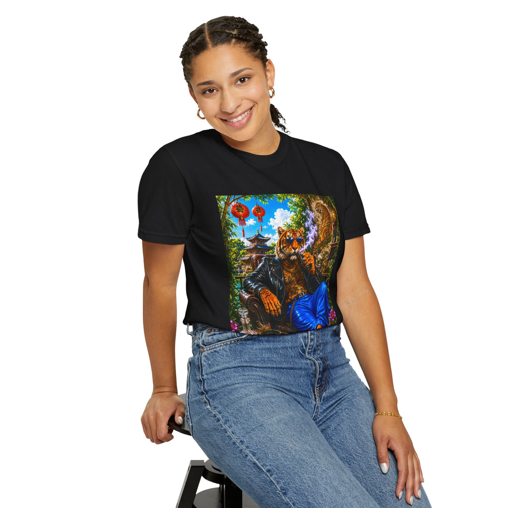 Tiger Lounge Graphic T-Shirt — Relaxed Retro Tiger Smoking Design